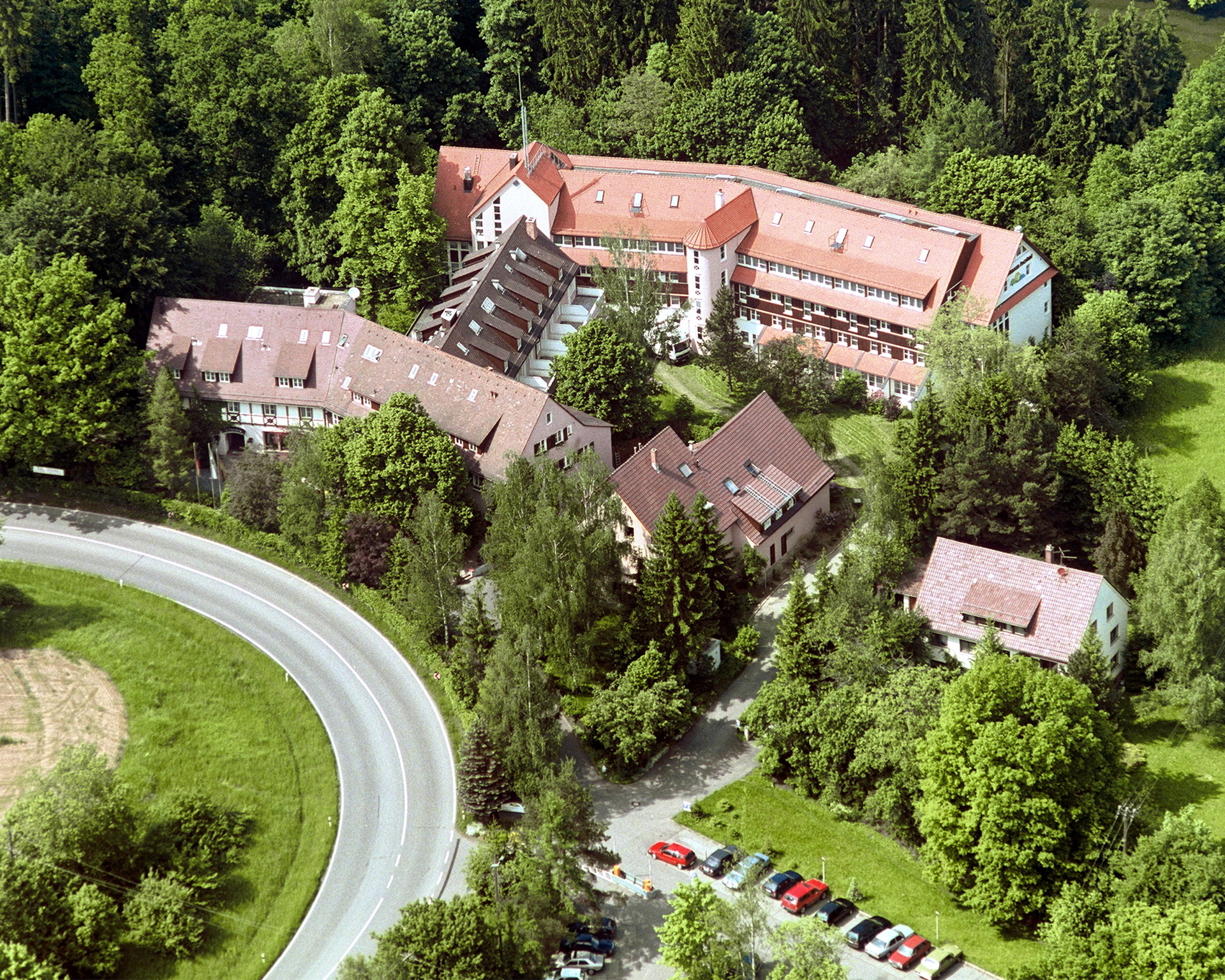 Luftbild relexa Waldhotel Schatten